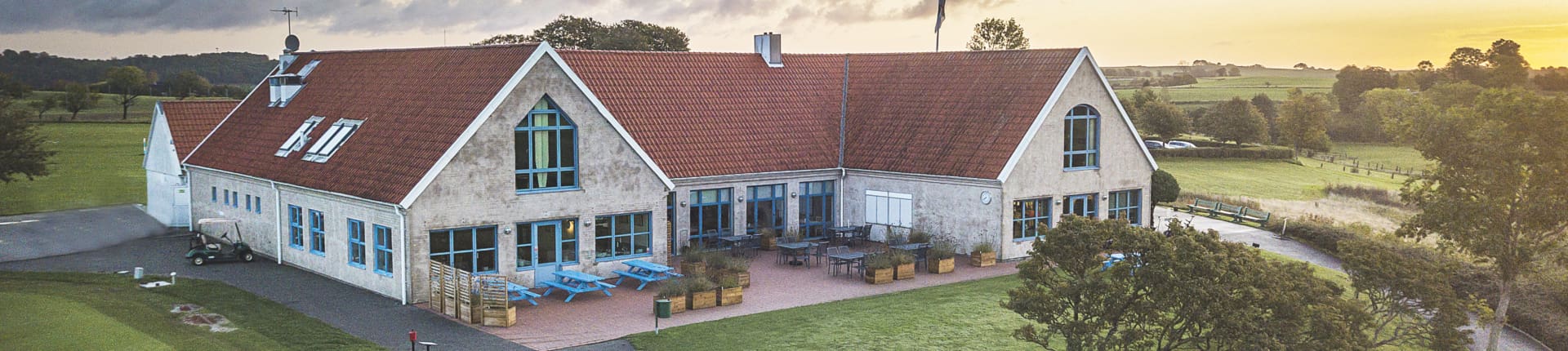 Tegelberga_DJI_0255_Fasad bil fix